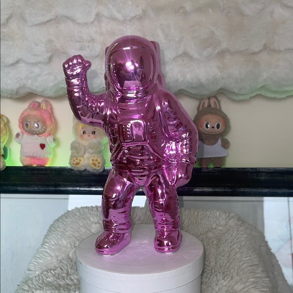 Pink Astronaut Figurine made of ceramic and metallic paint NWOT - Picture 1 of 7